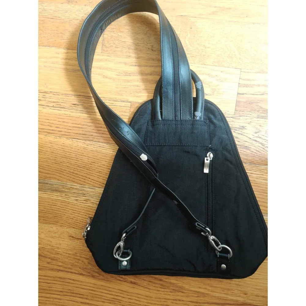 Baggallini hybrid sling